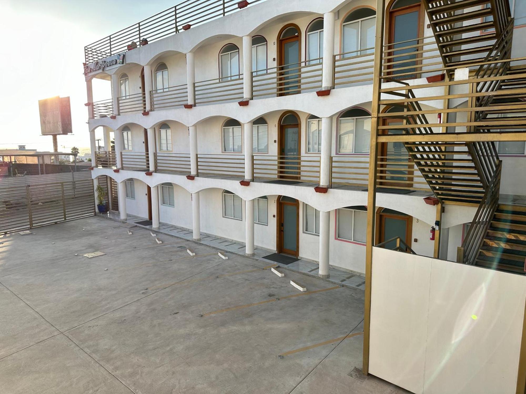 Las Mariposas Mini Suites Росарито Екстериор снимка